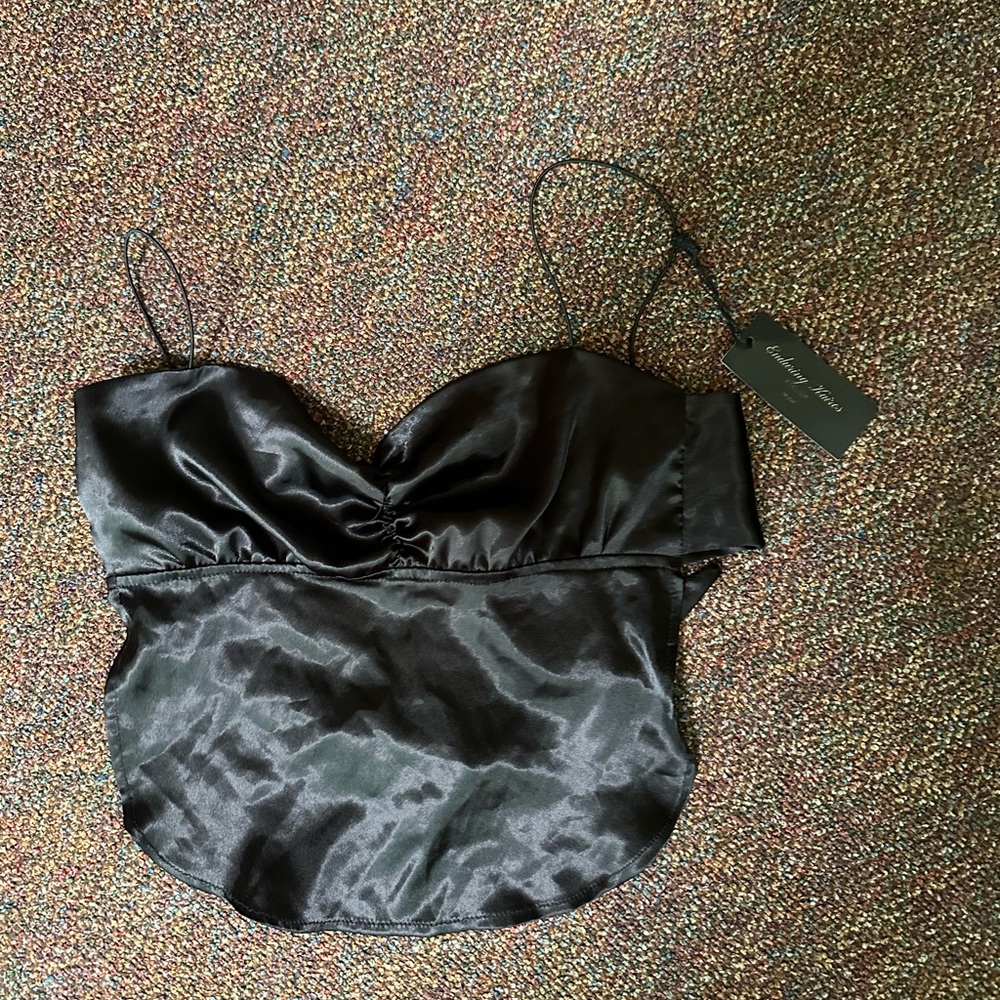 Enduring Kairos black top